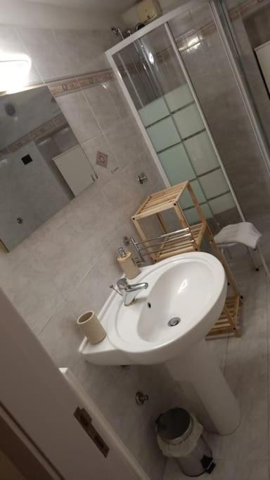 Casa - Torre Dell'Orologio Apartment คาโนซา ดิ พูเจลีย ภายนอก รูปภาพ
