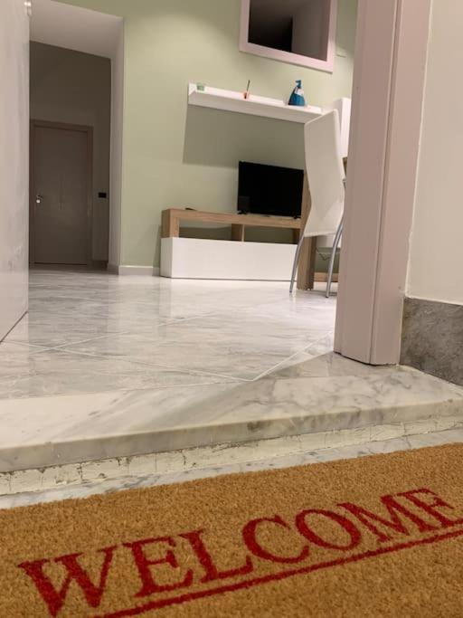 Casa - Torre Dell'Orologio Apartment คาโนซา ดิ พูเจลีย ภายนอก รูปภาพ